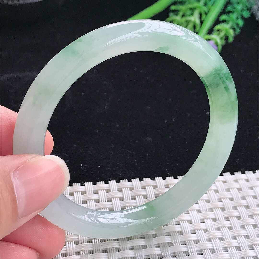 实拍A货翡翠52.8/8.4/8.6老坑冰胶水灵冰飘花圆条手镯翡翠玉镯平安镯美人镯