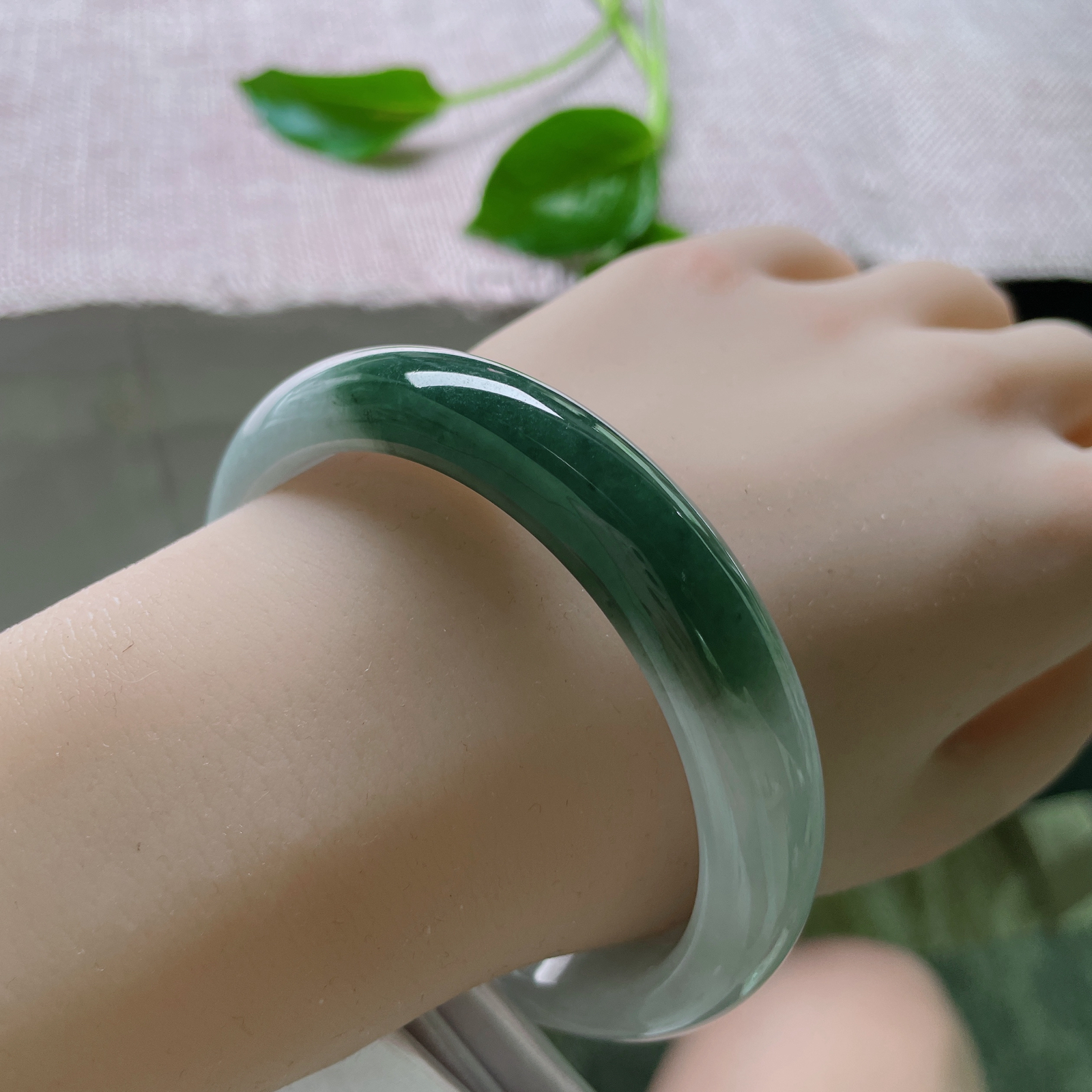 60/13.1/8，油青正圈，大圈口，湖光与山色共存，别有意境..