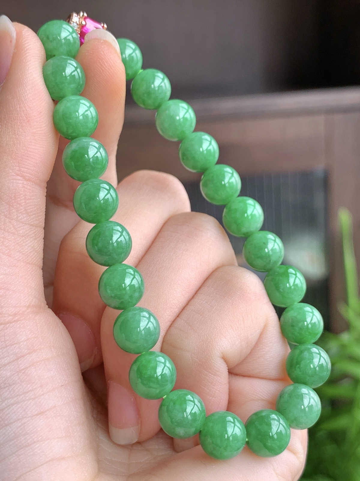 【珠子】冰阳绿手串圆珠子手串
【说明】缅料 性价比高  
【尺寸】8mm..