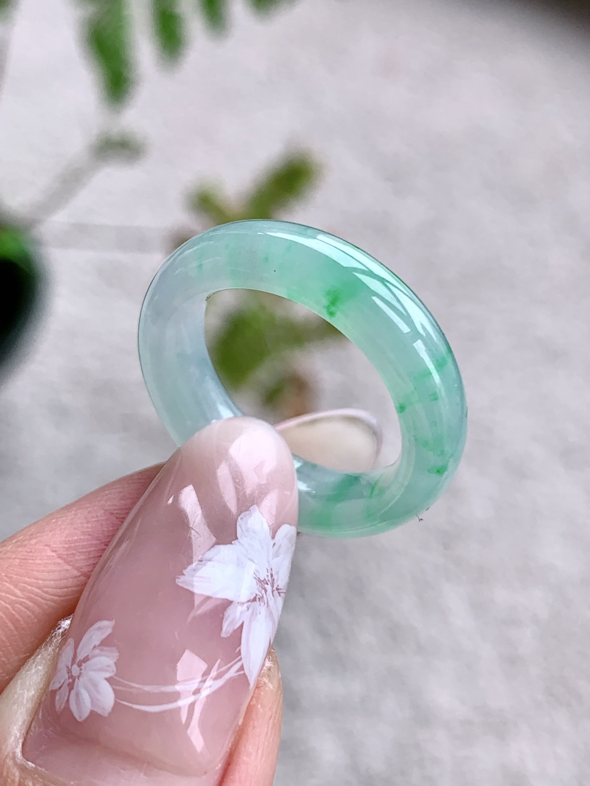 【裸石】🫧冰飘花戒圈指环
【说明】缅料 性价比高  
【尺寸】5.8-3.8
【圈口】15.5号..