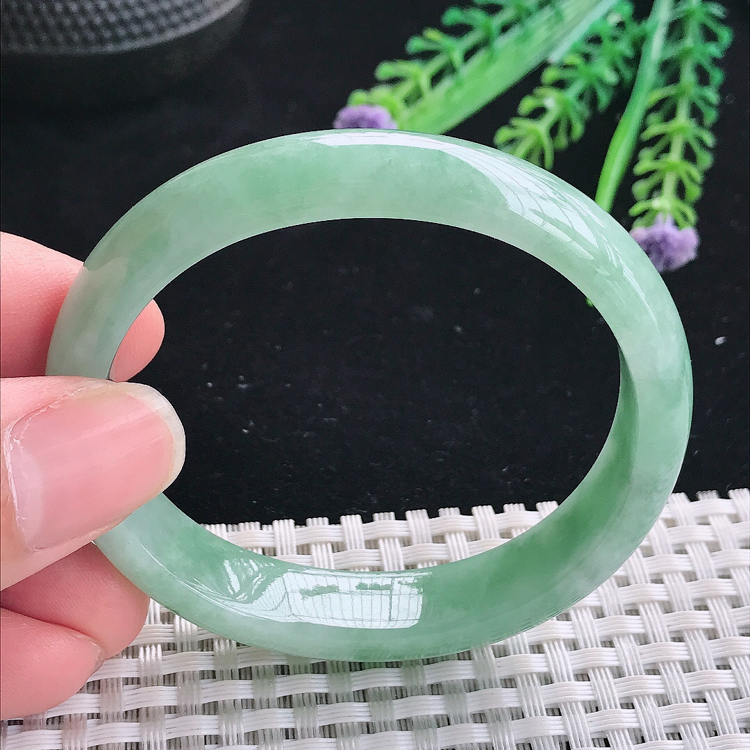 实拍A货翡翠53.5/47.5/12.2/6.8老坑精美温润满绿贵妃手镯翡翠宽边玉镯平安镯