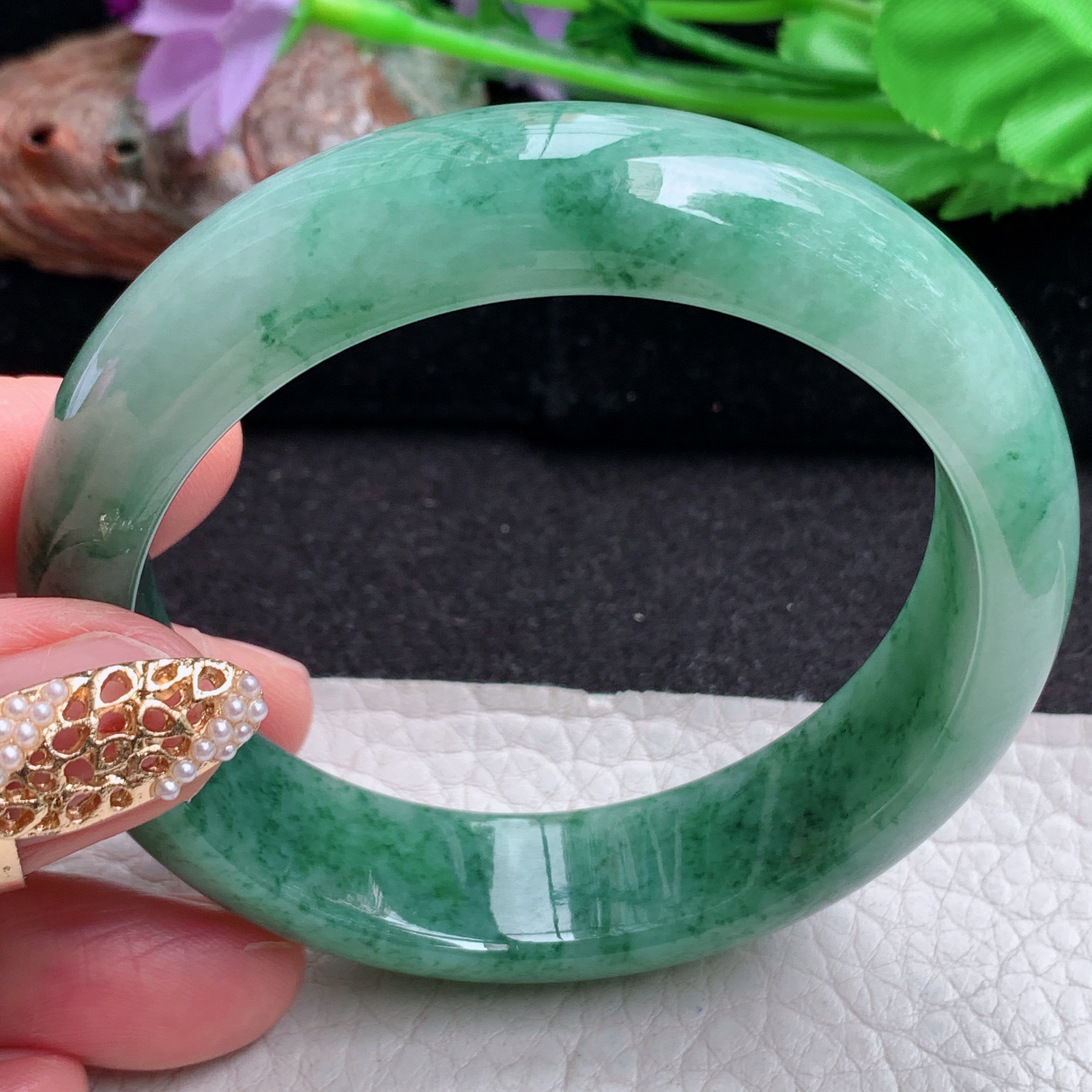 js实拍57*15.6*8.5轮胎镯 天然缅甸翡翠a货手镯飘花厚装正圈玉镯子