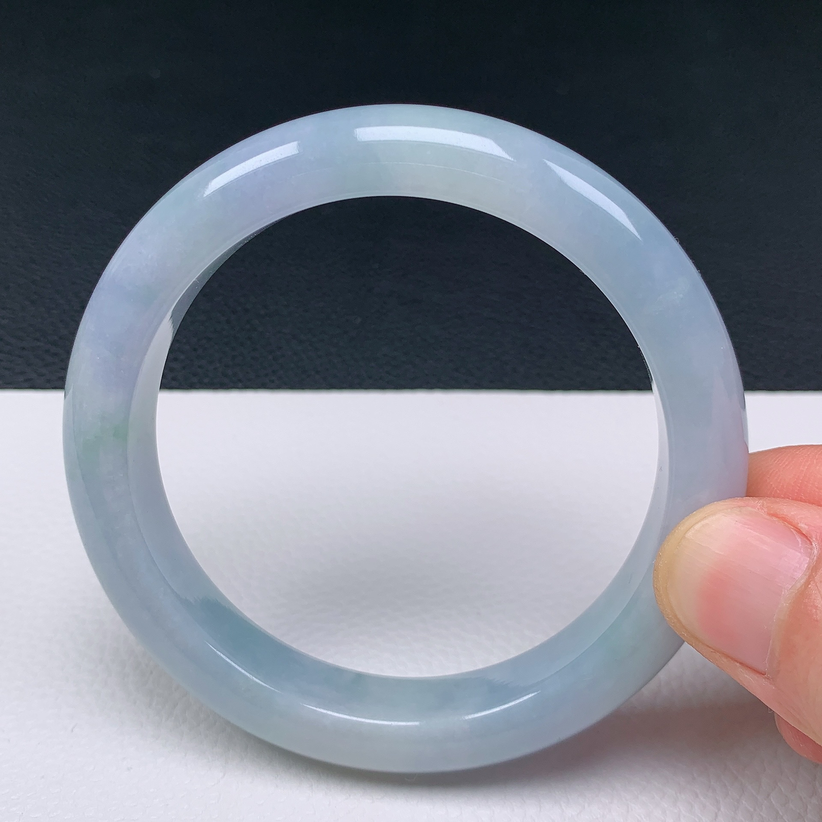 天然翡翠大圈口61-62老坑冰透紫罗兰手镯 玉质细腻 种水好 尺寸：61.6-12.3-9.3mm  M33