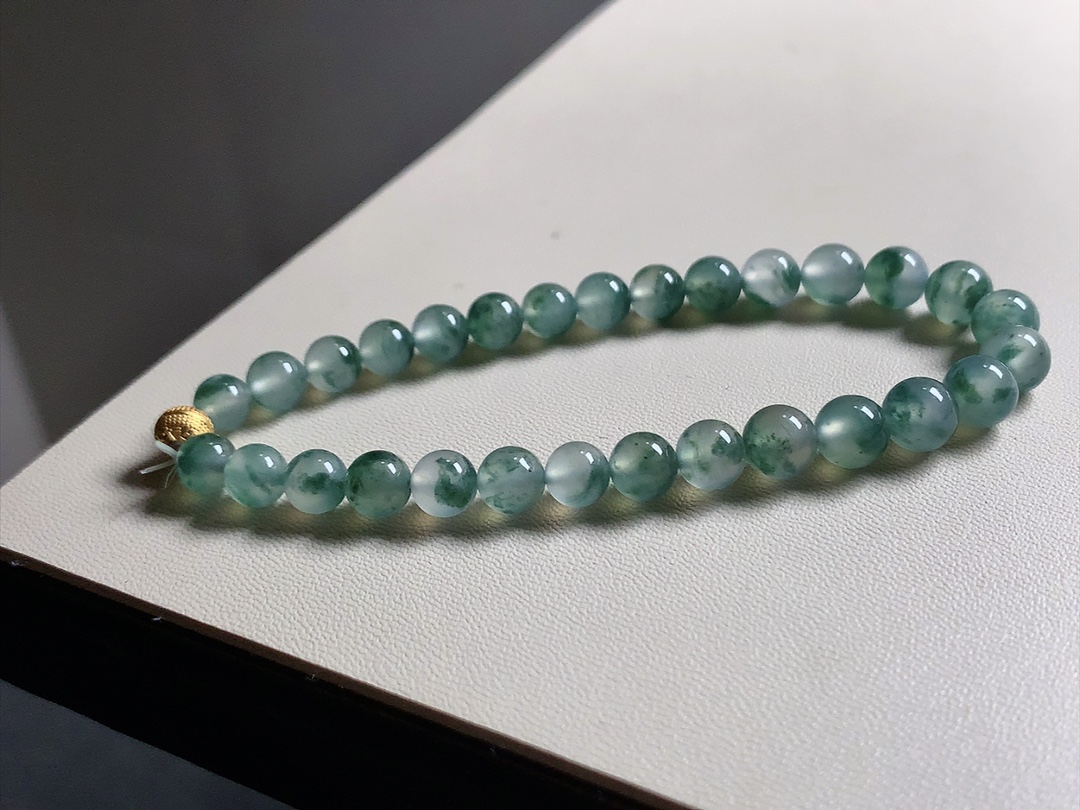 高冰飘花手串 飘花色泽漂亮，种水，无裂尺寸7、6.2 超值