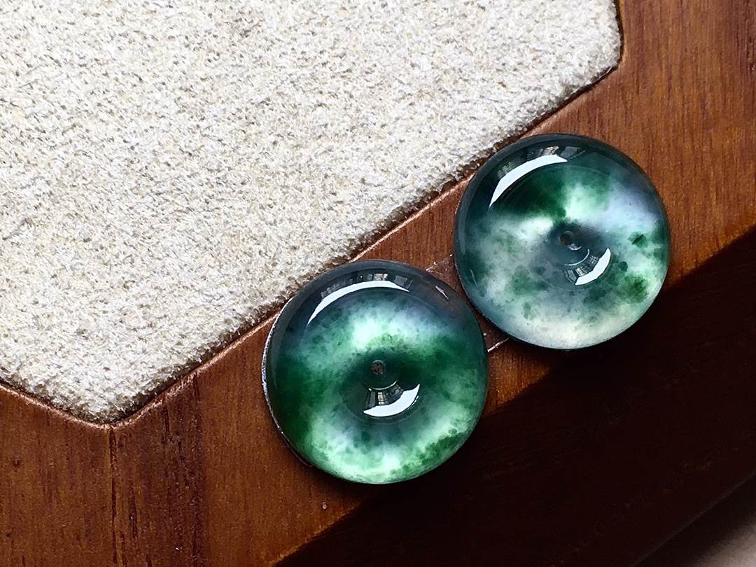 玻璃种绿花平安扣一对 飘花色泽漂亮，无裂尺寸12.4*3 超值