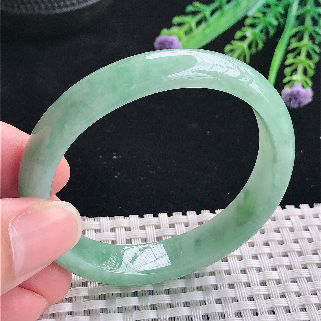 实拍A货翡翠53.5/47.5/12.2/6.8老坑精美温润满绿贵妃手镯翡翠宽边玉镯平安镯