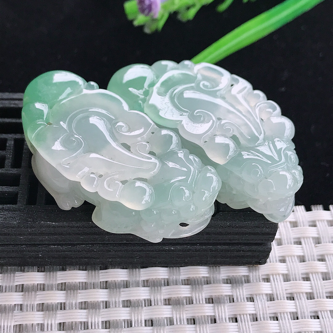 实拍A货翡翠45.2/21/12.2老坑冰胶果冻冰晴绿貔貅吊坠一对