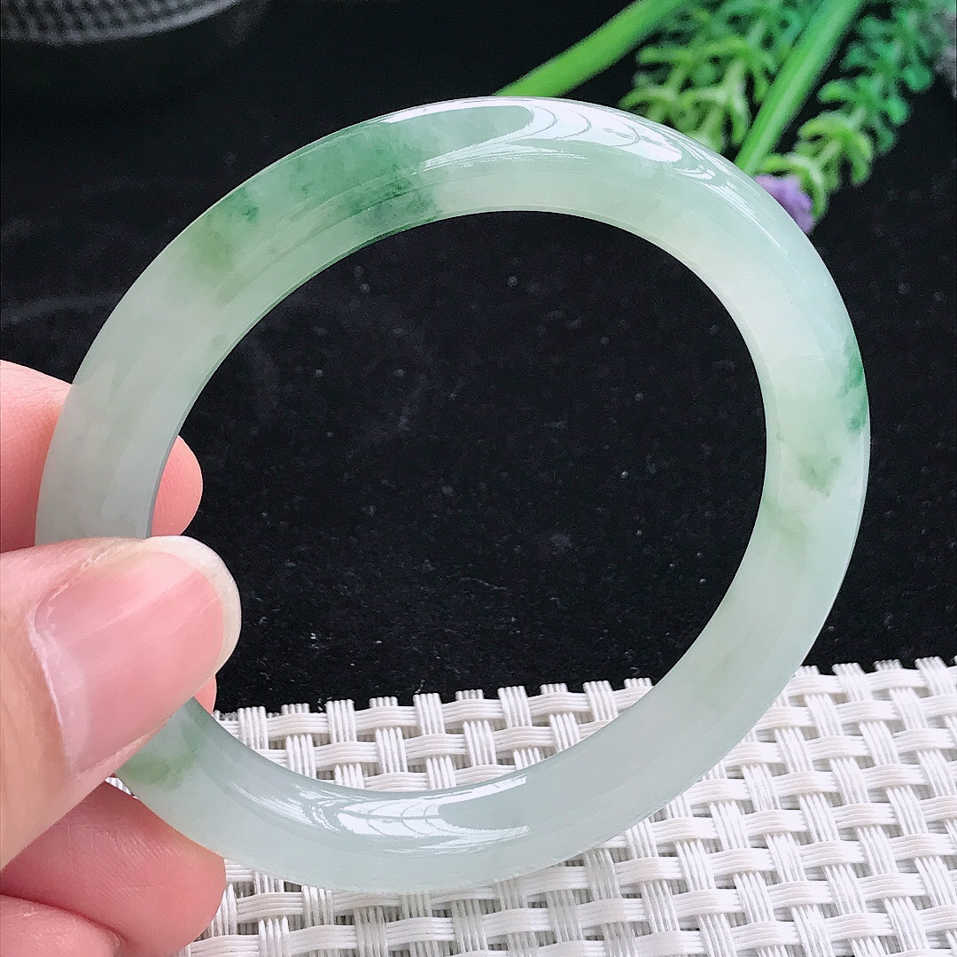 实拍A货翡翠52.8/8.4/8.6老坑冰胶水灵冰飘花圆条手镯翡翠玉镯平安镯美人镯