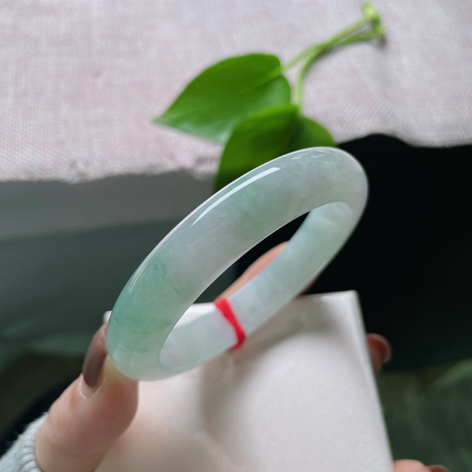 54.8/11.7/8.5，飘花正圈，水头好，种老，顾盼生辉，端庄大气，棉线..