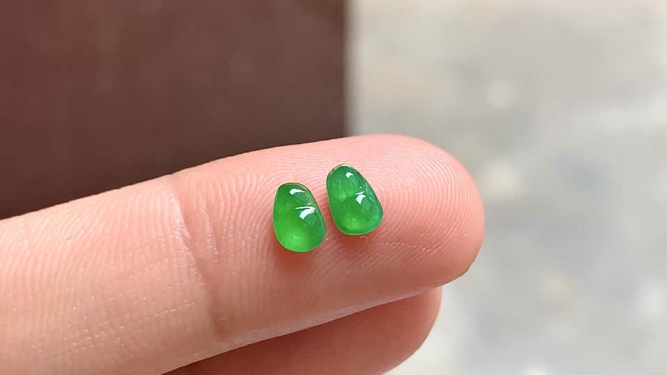 满色福豆一对 超值2682 5.5*3.8*1.8 无裂