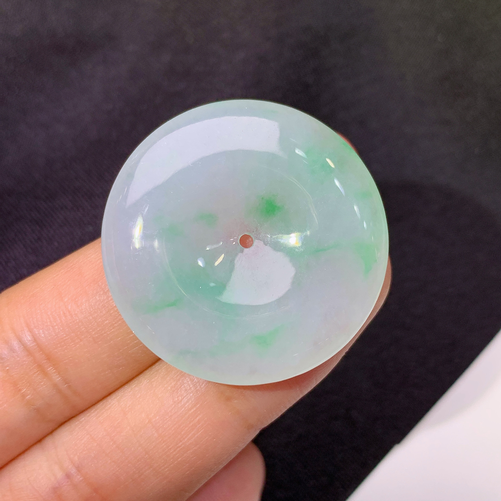 冰飘绿平安扣，冰冰润润，玉质细腻，种水足，Quq 尺寸29.8*5