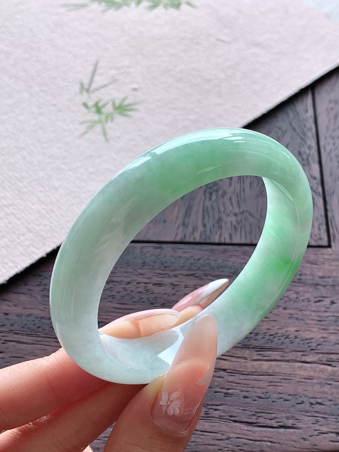 正圈 圈口56.1-13.5-7.2飘绿花 冰飘花 绿带绕腕 种老细腻 缅甸A货 无裂