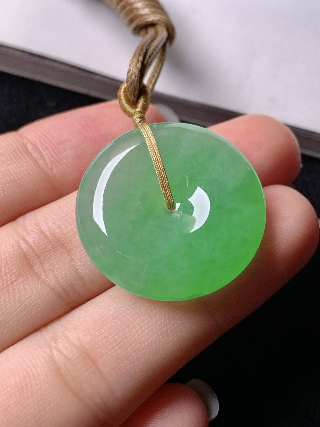 冰绿平安扣，色泽浓艳，0413尺寸24.5*5.7