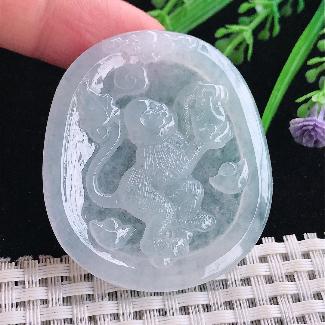 实拍A货翡翠49/42.8/5.2老坑冰透起胶生肖猴吊坠翡翠玉牌灵猴献寿