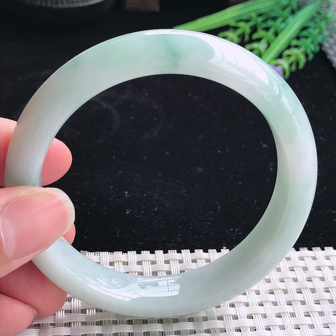 实拍A货翡翠60.5/13.6/9大圈口老坑精美温润飘花手镯翡翠宽边玉镯平安镯美人镯