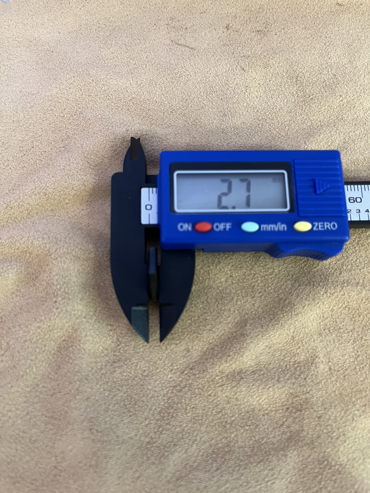 墨翠：【戒面】细腻干净，黑度好，性价比高，雕工精湛，打灯透绿