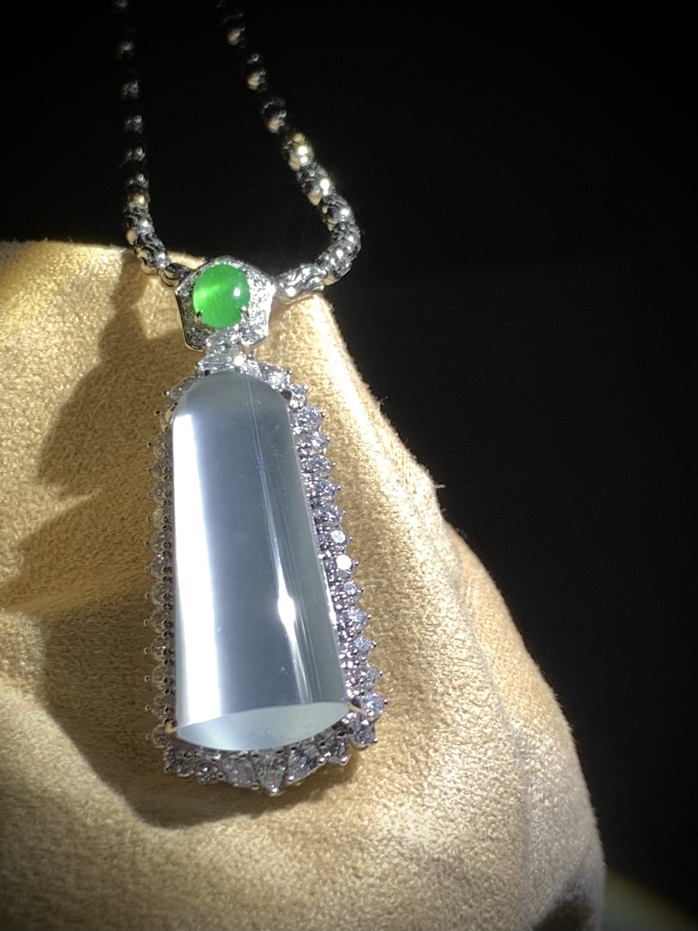 高品质玻璃种素面吊坠，裸石25-10.5-4mm38.5-14.6-9.5mm，6.69g，18K金