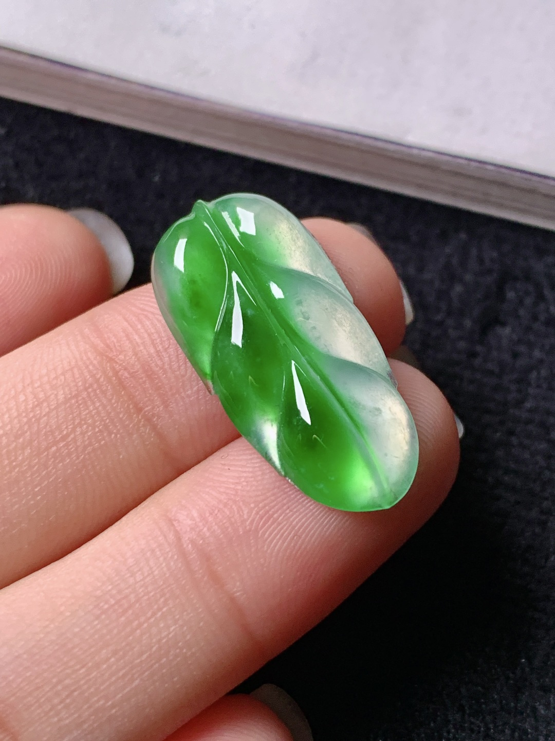 冰绿叶子 色泽浓艳 0413尺寸24.9*11.9*3