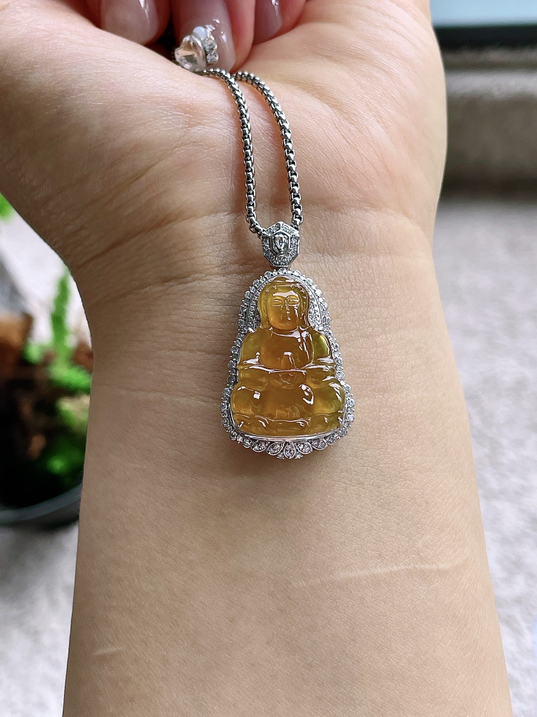 【镶嵌】高冰黄翡观音吊坠 【说明】缅料 18k金镶嵌 无裂 性比高 【整体】36.5-20-10.3