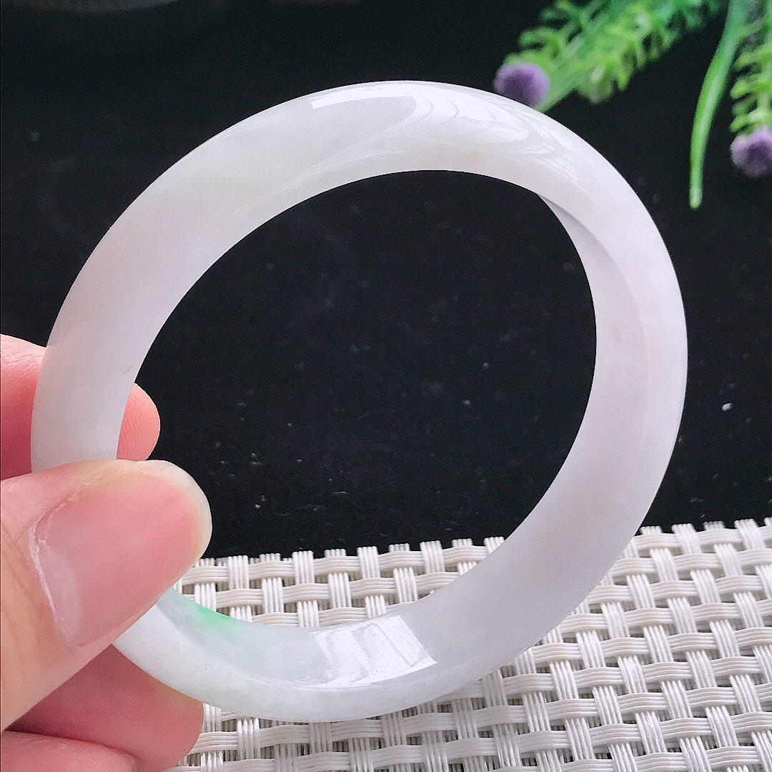 实拍A货翡翠58.5/13.5/7.2老坑秀气冰润飘绿手镯翡翠宽边玉镯平安镯美人镯