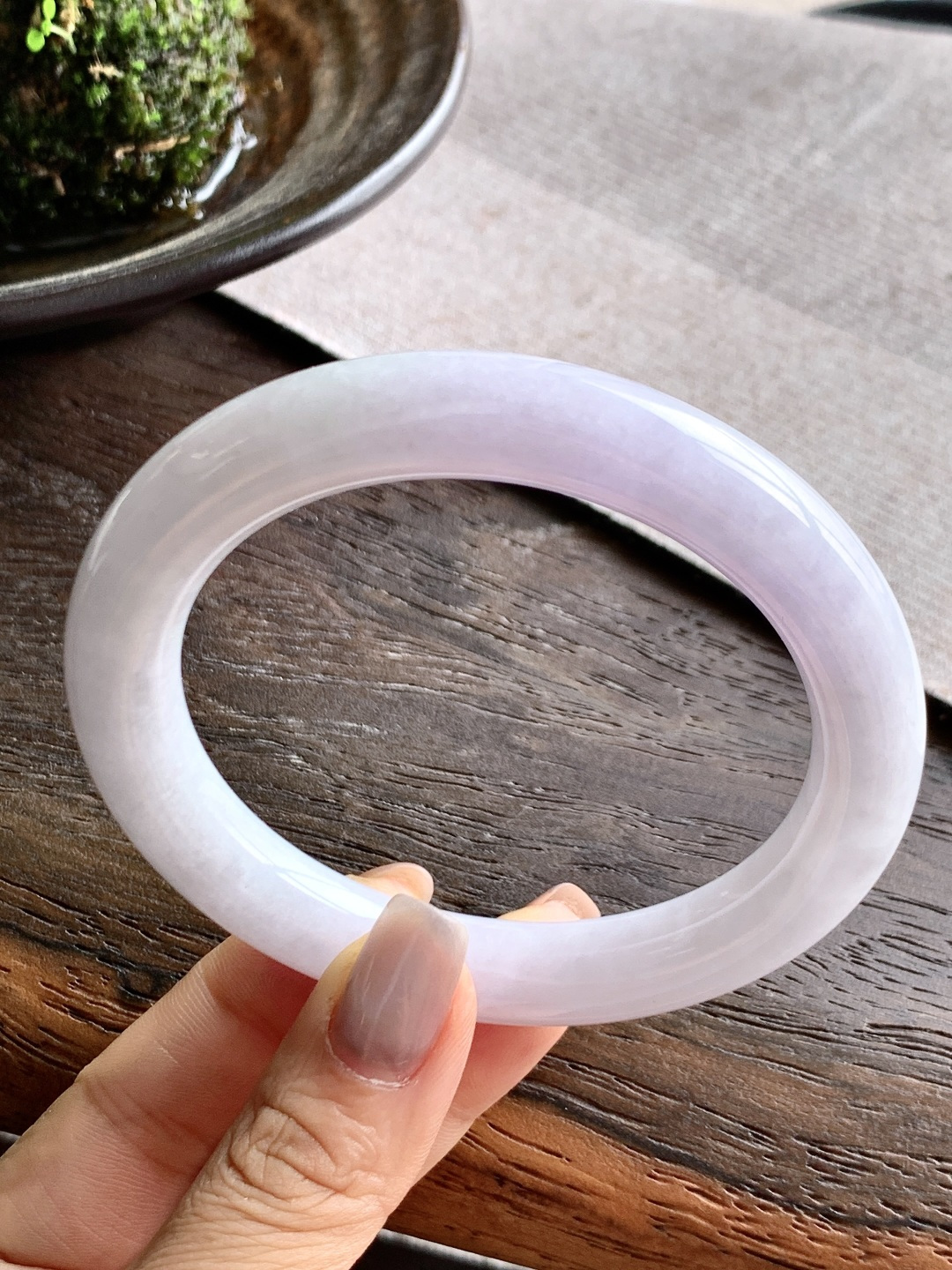 圆条 圈口62.8一10.8一10.6淡紫润底 冰紫底 种老细腻 大圈口 缅甸A货翡翠 有细纹 74.1克