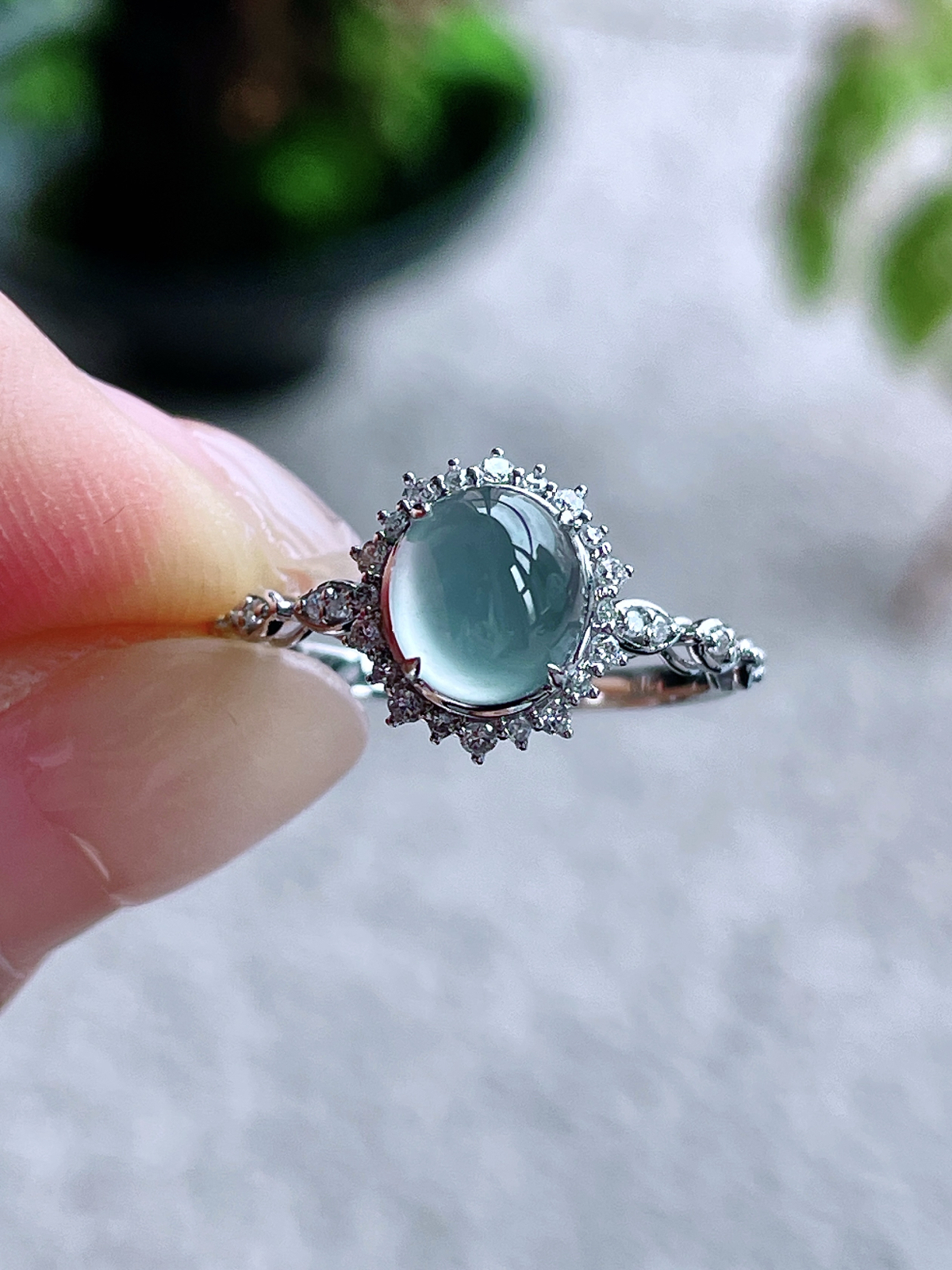 【镶嵌】高冰蛋面戒指  
【说明】缅料 18k金镶嵌 性价比高  
【整体】10.7-10-8.4
【裸石】7.2-6.3-4.6
【圈口】15号