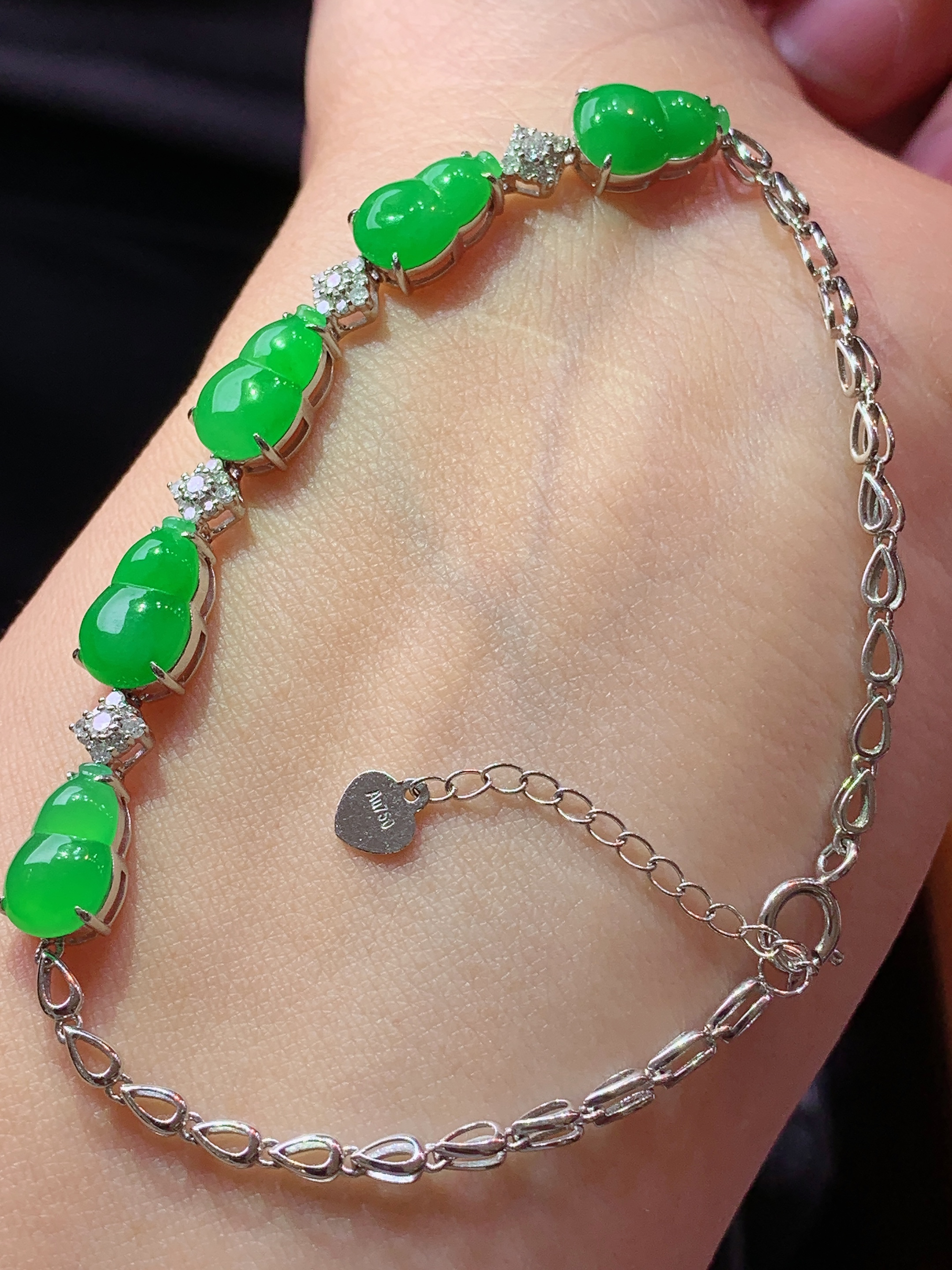 18k金钻镶嵌满绿葫芦手链 玉质细腻 色泽艳丽清新 水润亮眼 整体尺寸170*6.8*4.5h1