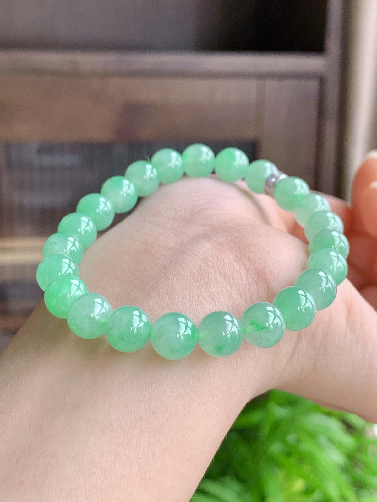 【珠子】冰甜绿手串圆珠子手串
【说明】缅料 性价比高  
【尺寸】8mm..