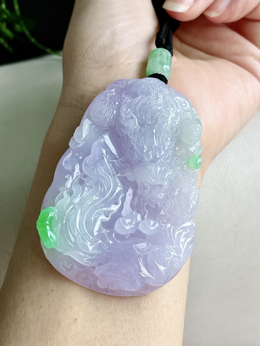 【裸石】高冰春彩龙凤呈祥牌子吊坠【说明】缅料 无裂 性比高【尺寸】69.2-45.5-11.6【重