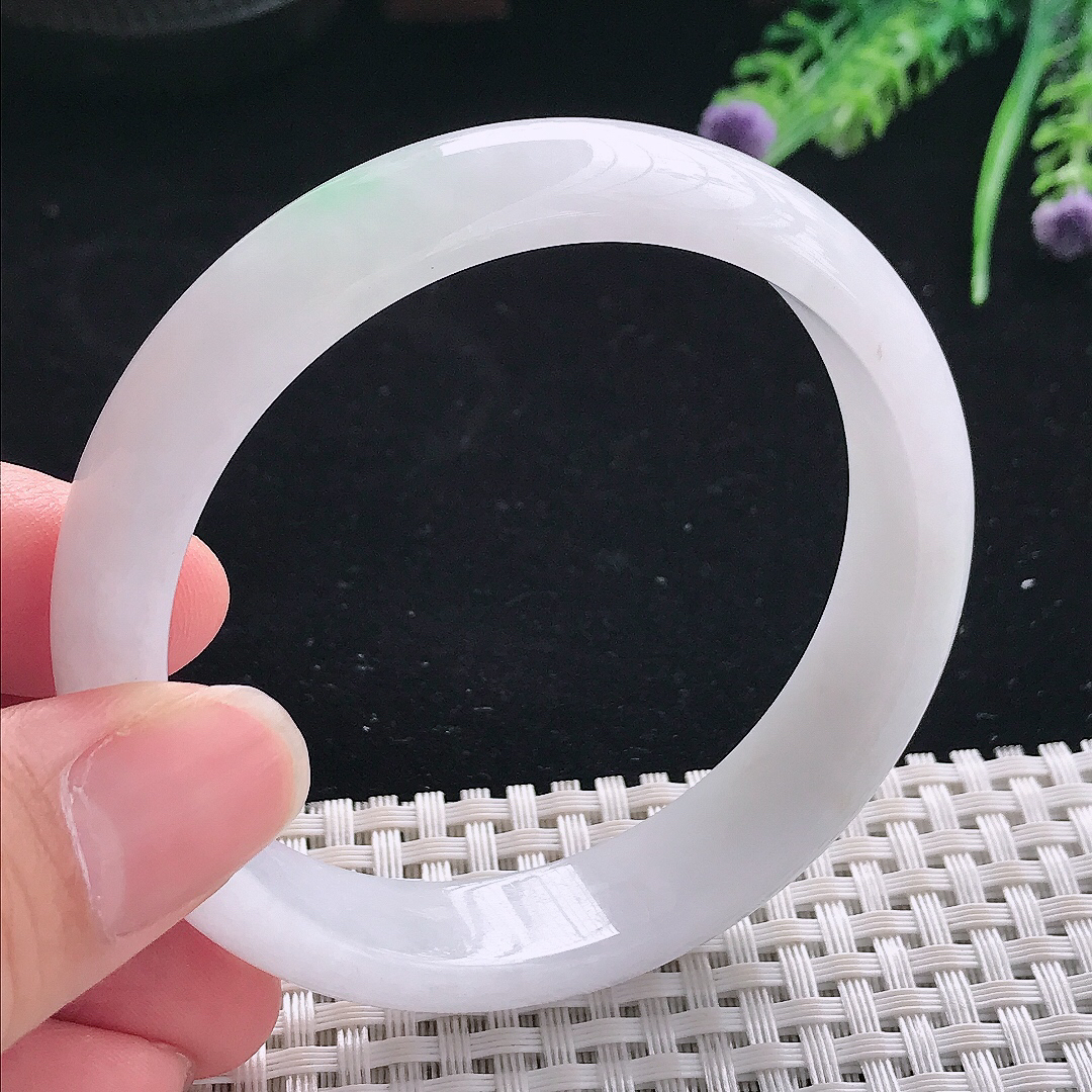 实拍A货翡翠58.5/13.5/7.2老坑秀气冰润飘绿手镯翡翠宽边玉镯平安镯美人镯