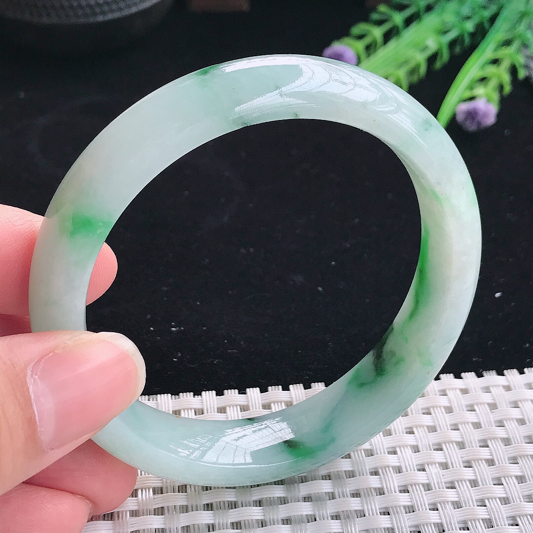 实拍A货翡翠57.5/13.6/8老坑精美冰润飘花手镯翡翠宽边玉镯平安镯美人镯