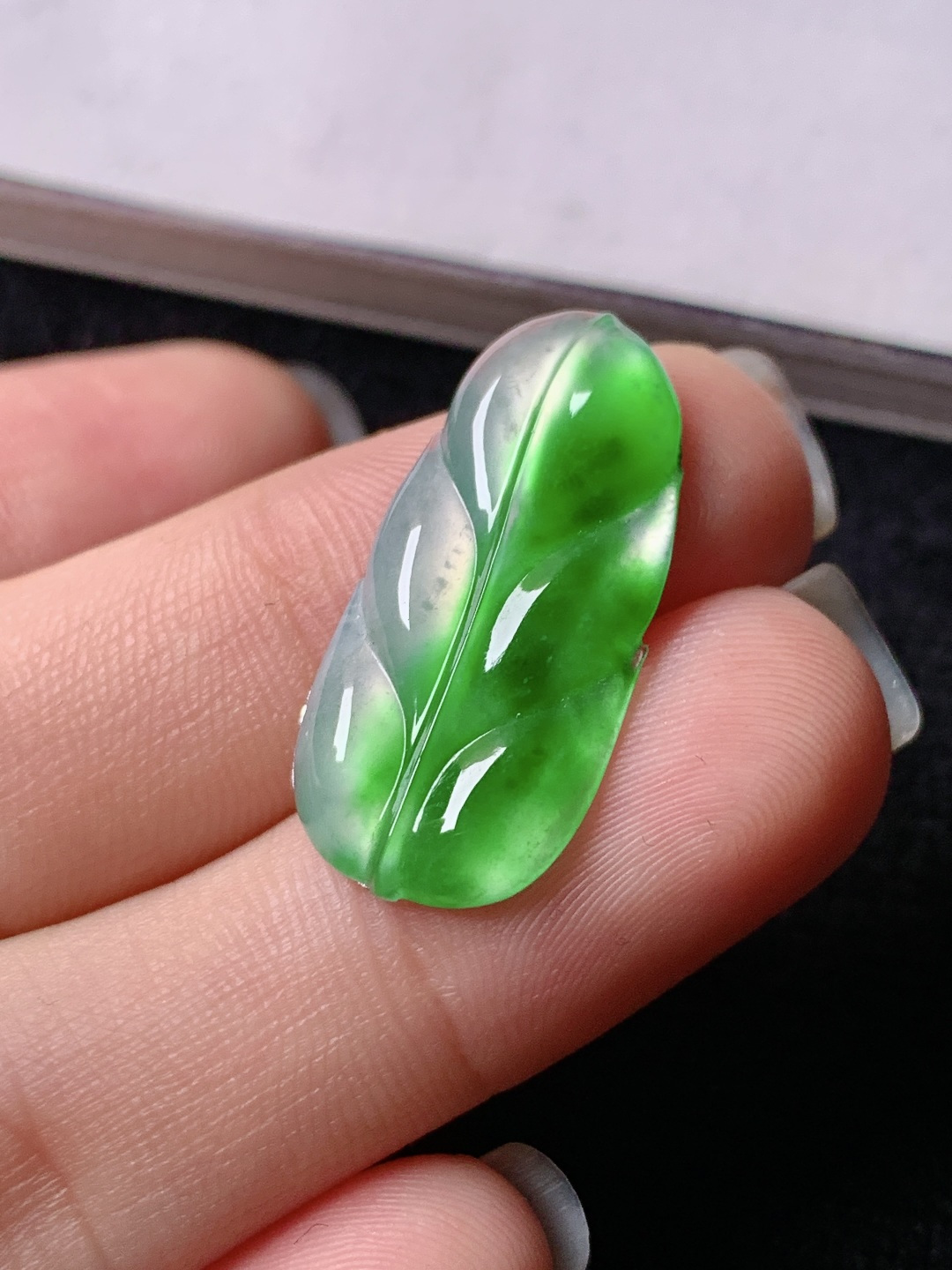 冰绿叶子 色泽浓艳 0413尺寸24.9*11.9*3