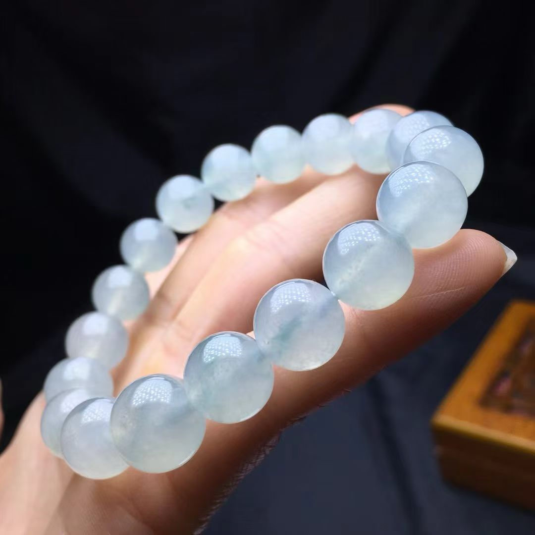 冰种手串，卡11.9～11.5mm，18颗，种好，玉质细腻，均匀，通透，颗颗精选，实物更美