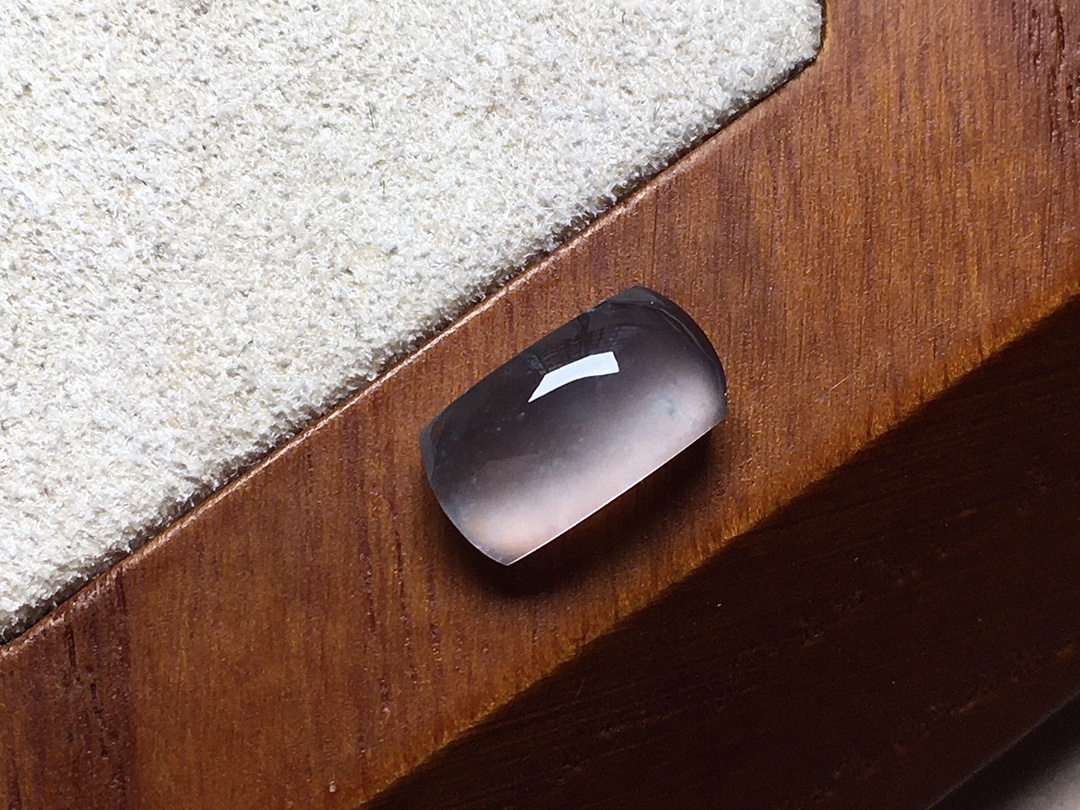 玻璃种飘花马鞍 飘花素雅，冰透起胶感，无裂尺寸10.7*5.7*3.7