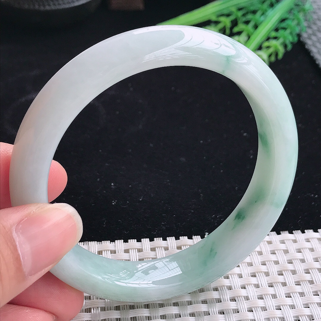 实拍A货翡翠60.5/13.6/9大圈口老坑精美温润飘花手镯翡翠宽边玉镯平安镯美人镯