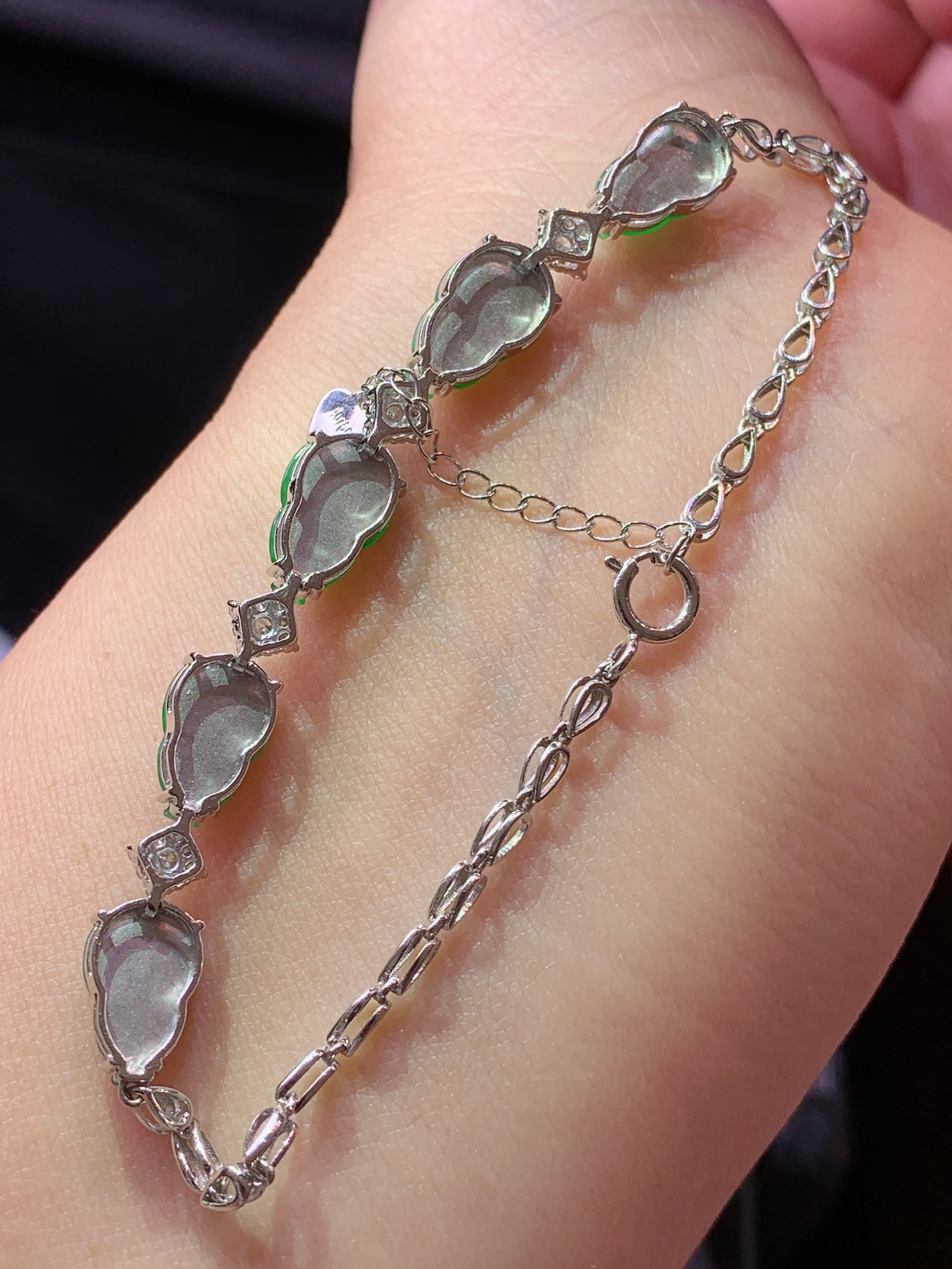 18k金钻镶嵌满绿葫芦手链 玉质细腻 色泽艳丽清新 水润亮眼 整体尺寸170*6.8*4.5h1