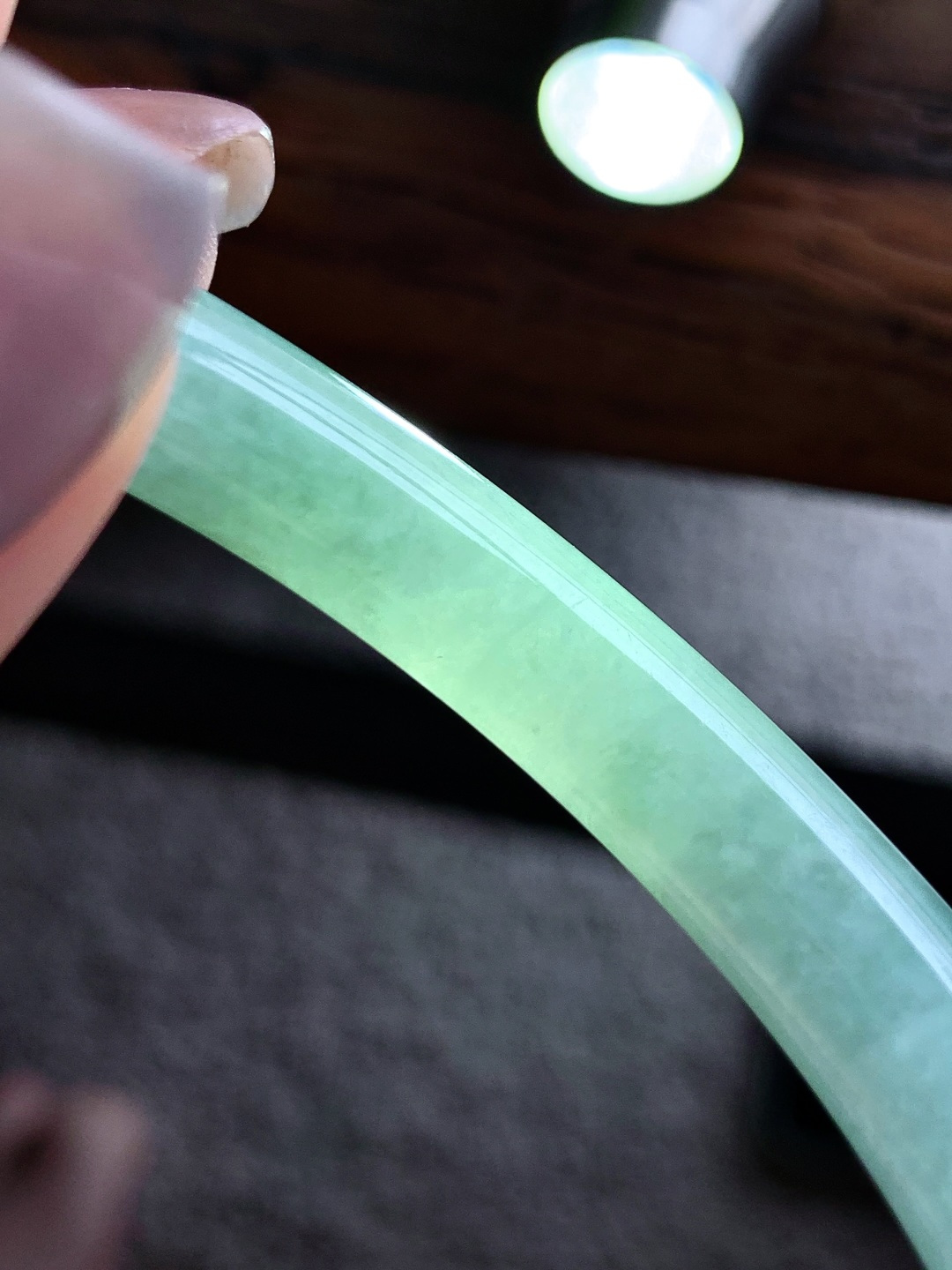 圆条 圈口56 57 55.6-7.7-7.8 飘花莹润 冰飘花 种老细腻 缅甸A货翡翠 有细纹 33.5克