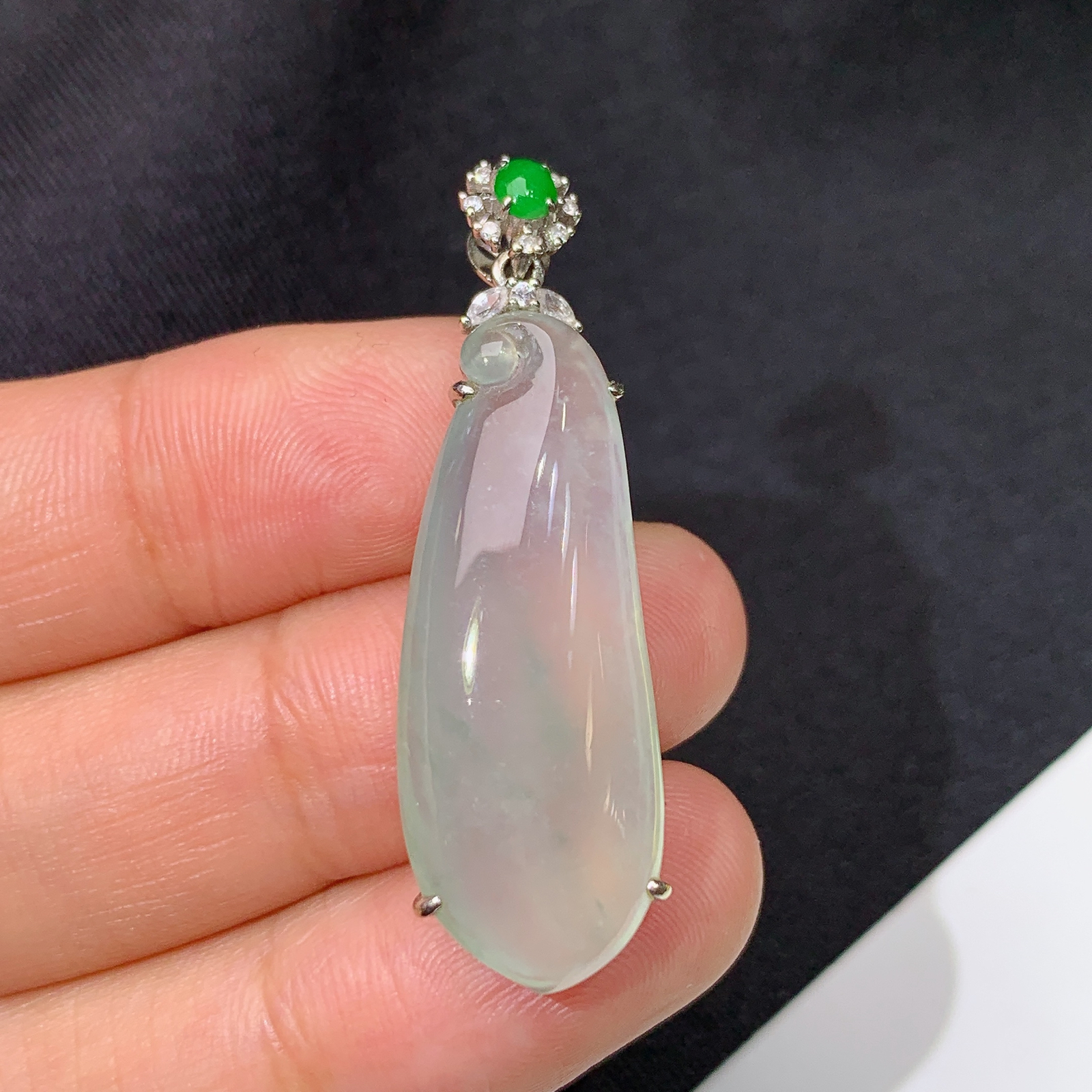 冰种福瓜吊坠，18k金镶嵌，冰润饱满，玉质细腻，种水足，Jj 尺寸38.6*12.1*6.8