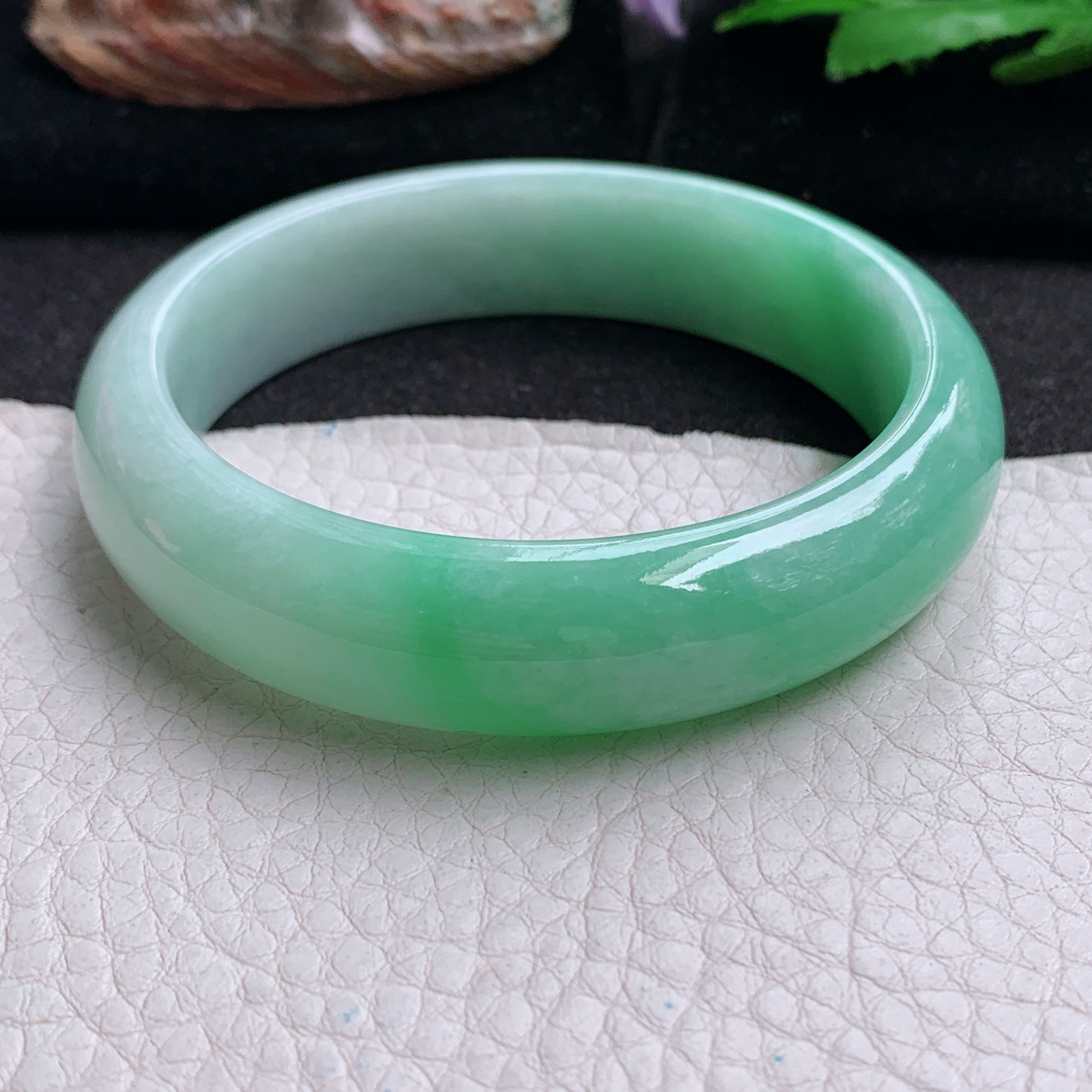 js实拍58.5*15.3*8招财镯 天然缅甸翡翠a货手镯半山水正圈玉镯子