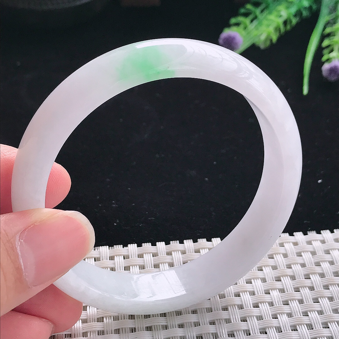 实拍A货翡翠58.5/13.5/7.2老坑秀气冰润飘绿手镯翡翠宽边玉镯平安镯美人镯