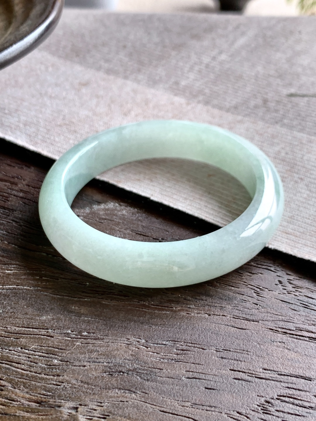 【手镯】正圈 圈口55.5-12.6-8.5【尺寸】55.5-12.6-8.5【说明】晴水化底 冰晴