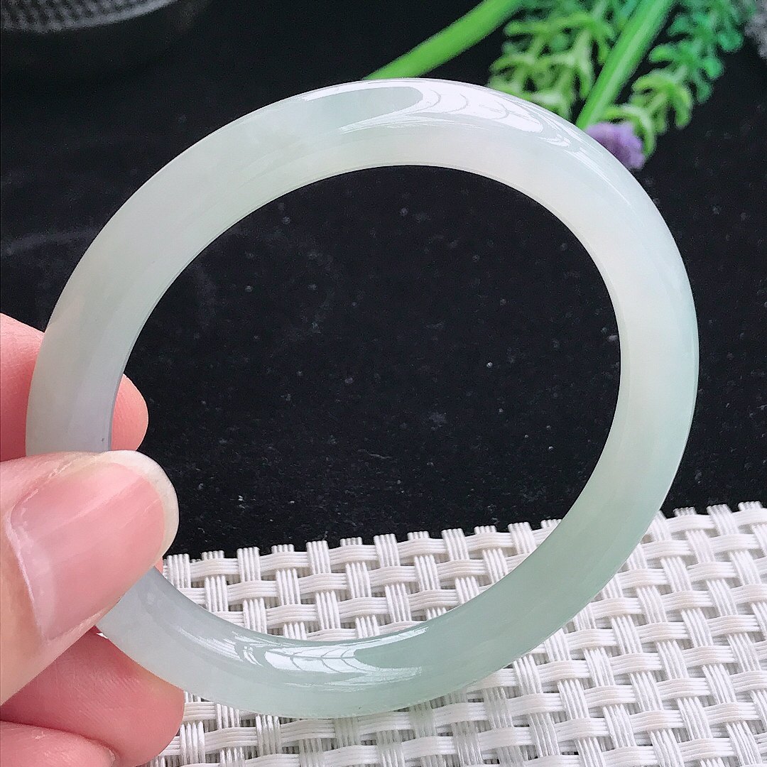 实拍A货翡翠53.5/8.1老坑冰纯果冻胶冰晴圆条手镯翡翠玉镯平安镯美人镯