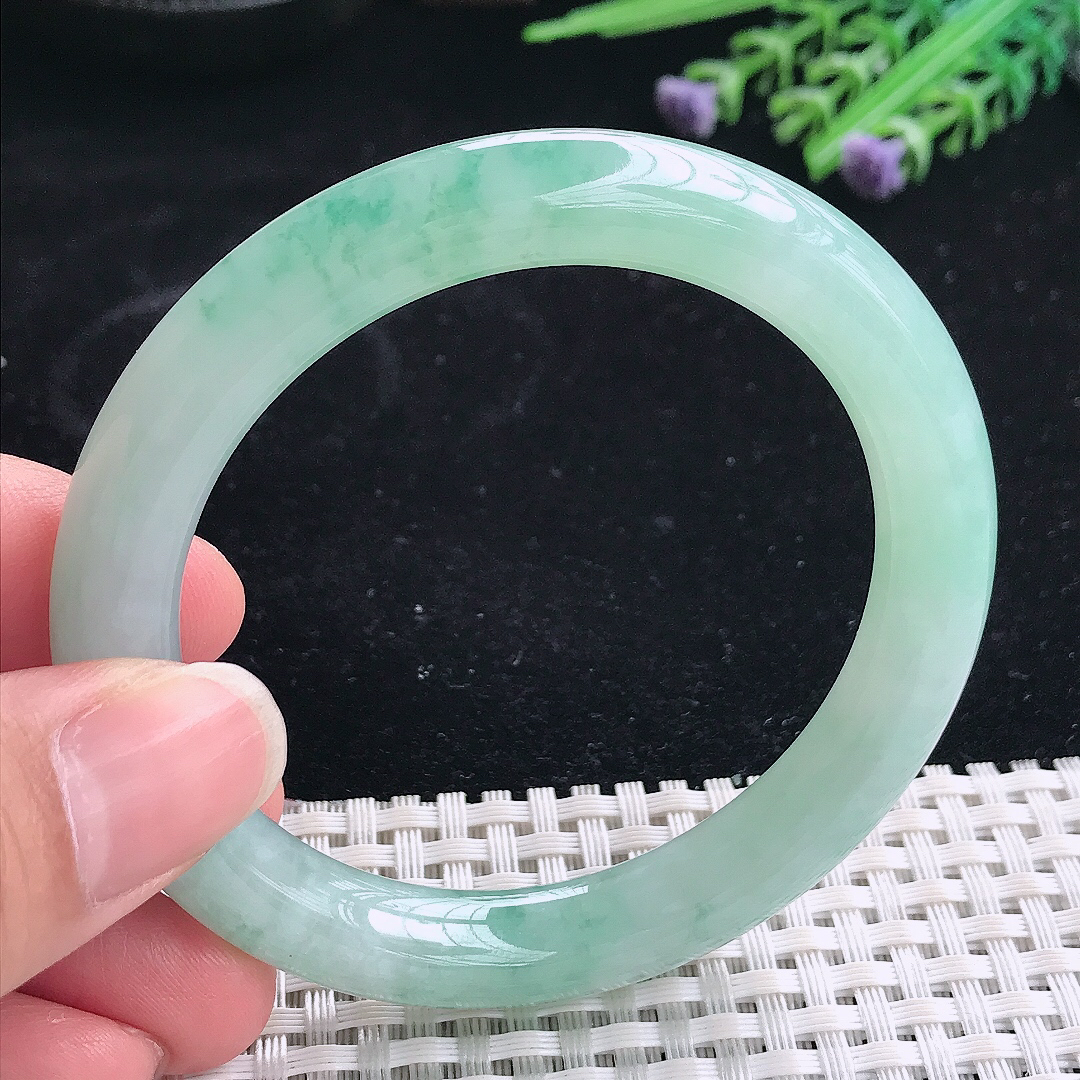 实拍A货翡翠54.5/9.5/9.3老坑冰胶水灵冰飘花圆条手镯翡翠玉镯平安镯美人镯
