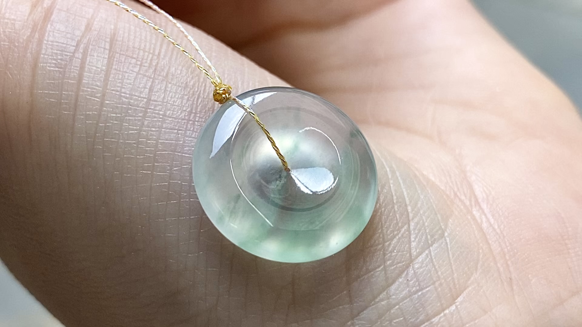 玻璃种飘绿平安扣，超值8099，16.8*3.8