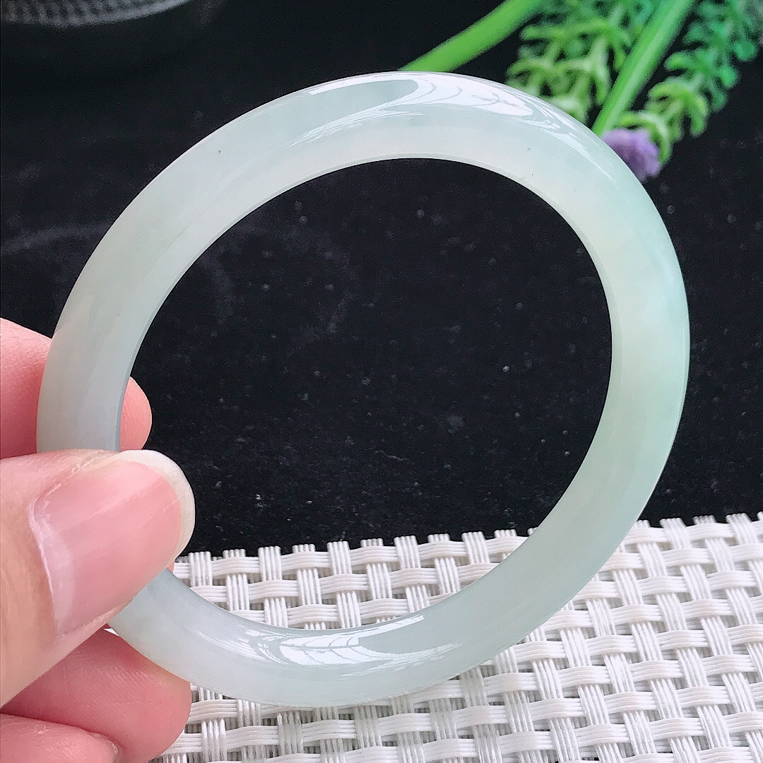 实拍A货翡翠53.5/8.1老坑冰纯果冻胶冰晴圆条手镯翡翠玉镯平安镯美人镯