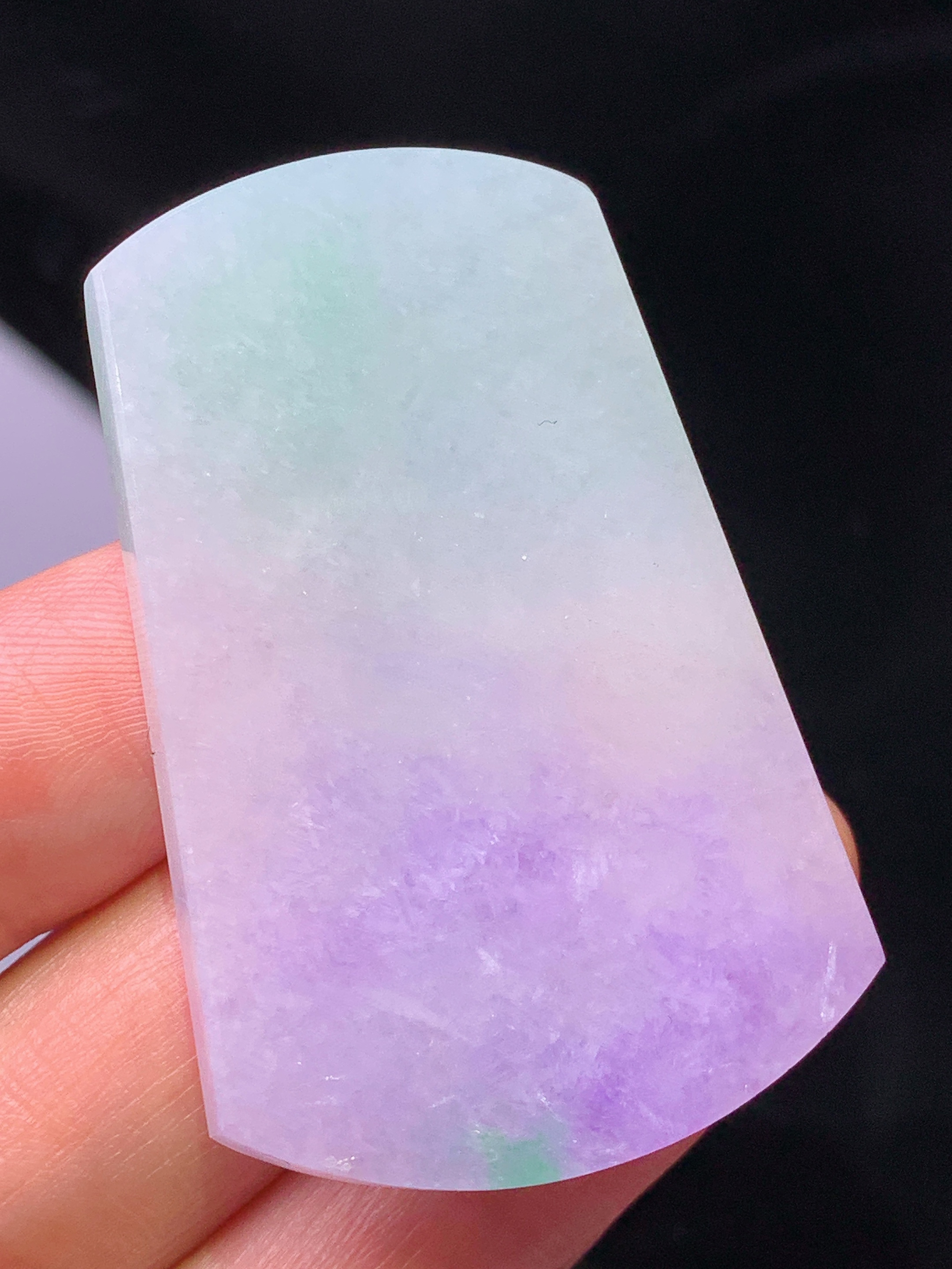 镶嵌款 紫罗兰无事牌吊坠 玉质细腻 色泽艳丽清新 水润亮眼 整体尺寸45.6*30.6*3.5m2