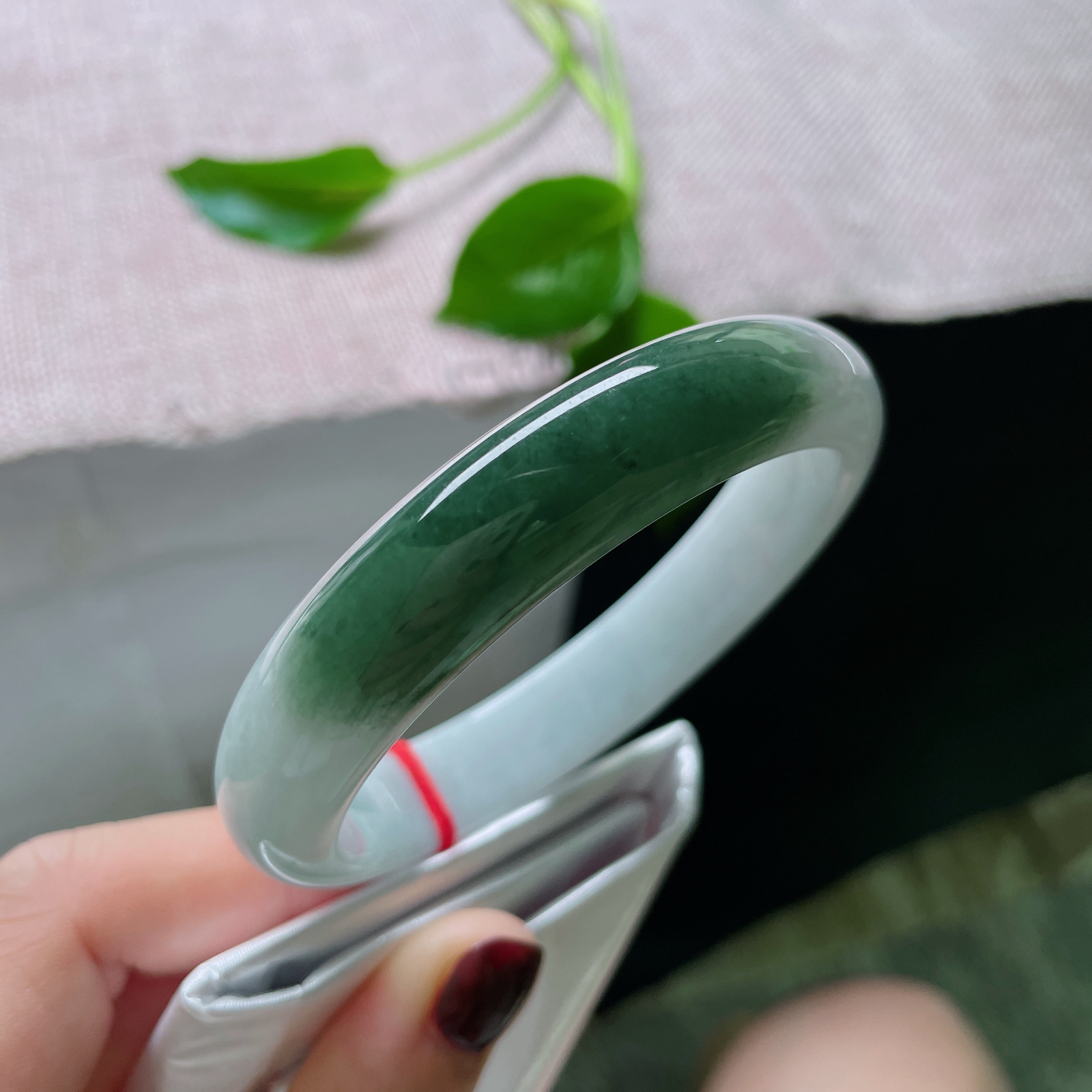 60/13.1/8，油青正圈，大圈口，湖光与山色共存，别有意境..