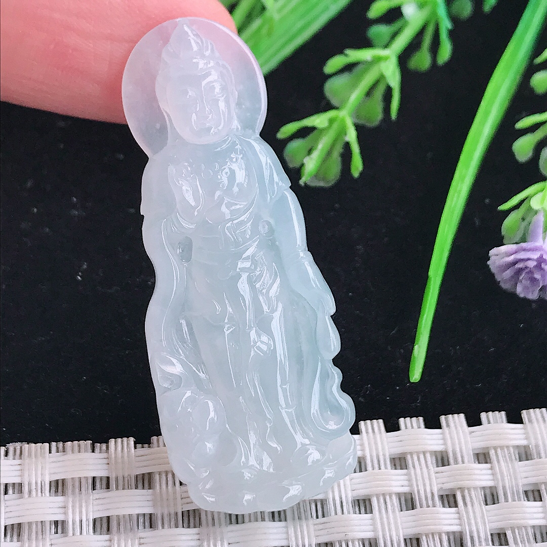 实拍A货翡翠47/18.5/5.5老坑冰润起胶白净赐福观音吊坠翡翠小观音