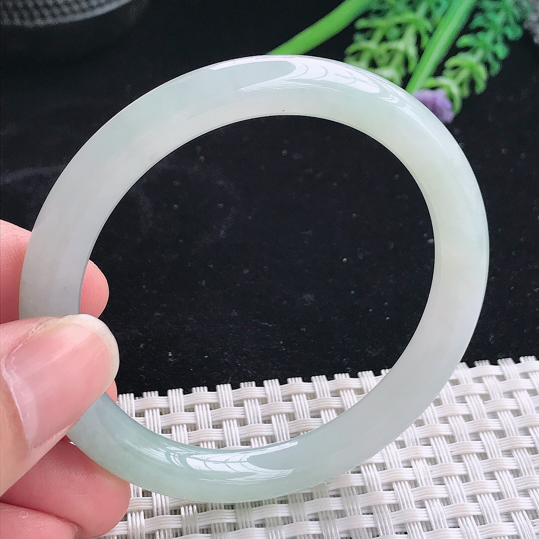 实拍A货翡翠53.5/8.1老坑冰纯果冻胶冰晴圆条手镯翡翠玉镯平安镯美人镯