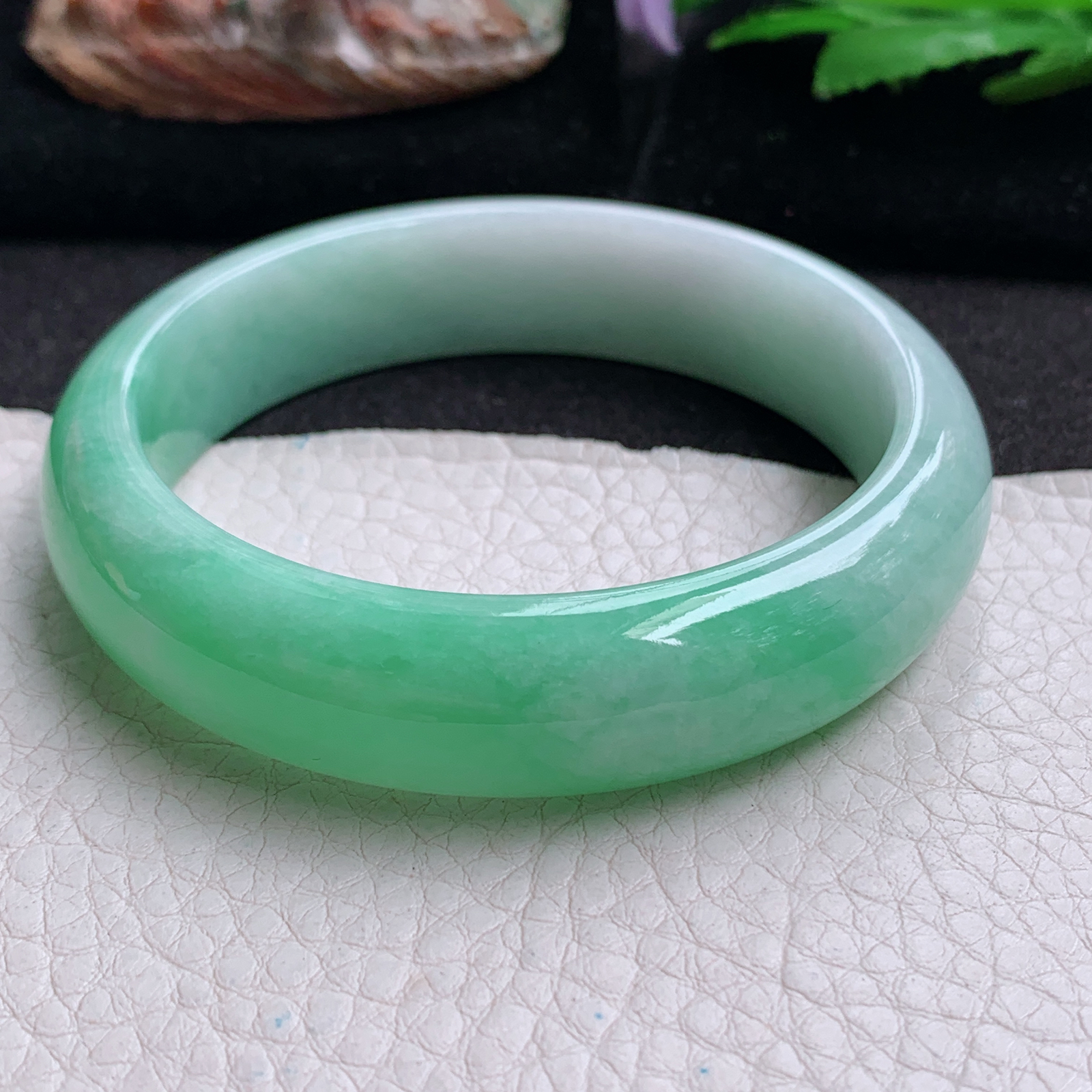 js实拍58.5*15.3*8招财镯 天然缅甸翡翠a货手镯半山水正圈玉镯子